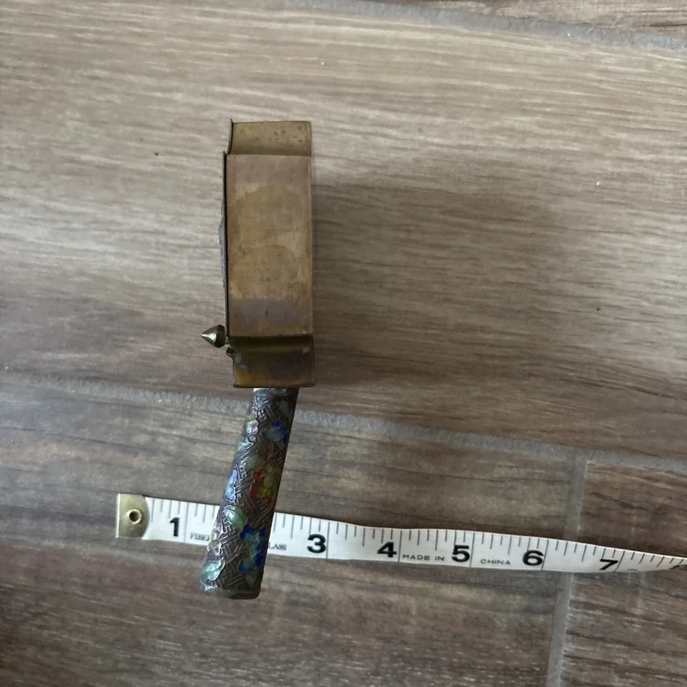 Vintage Silent Butler Chinese cloisonné crumb cigarette‎ catcher, brass detail